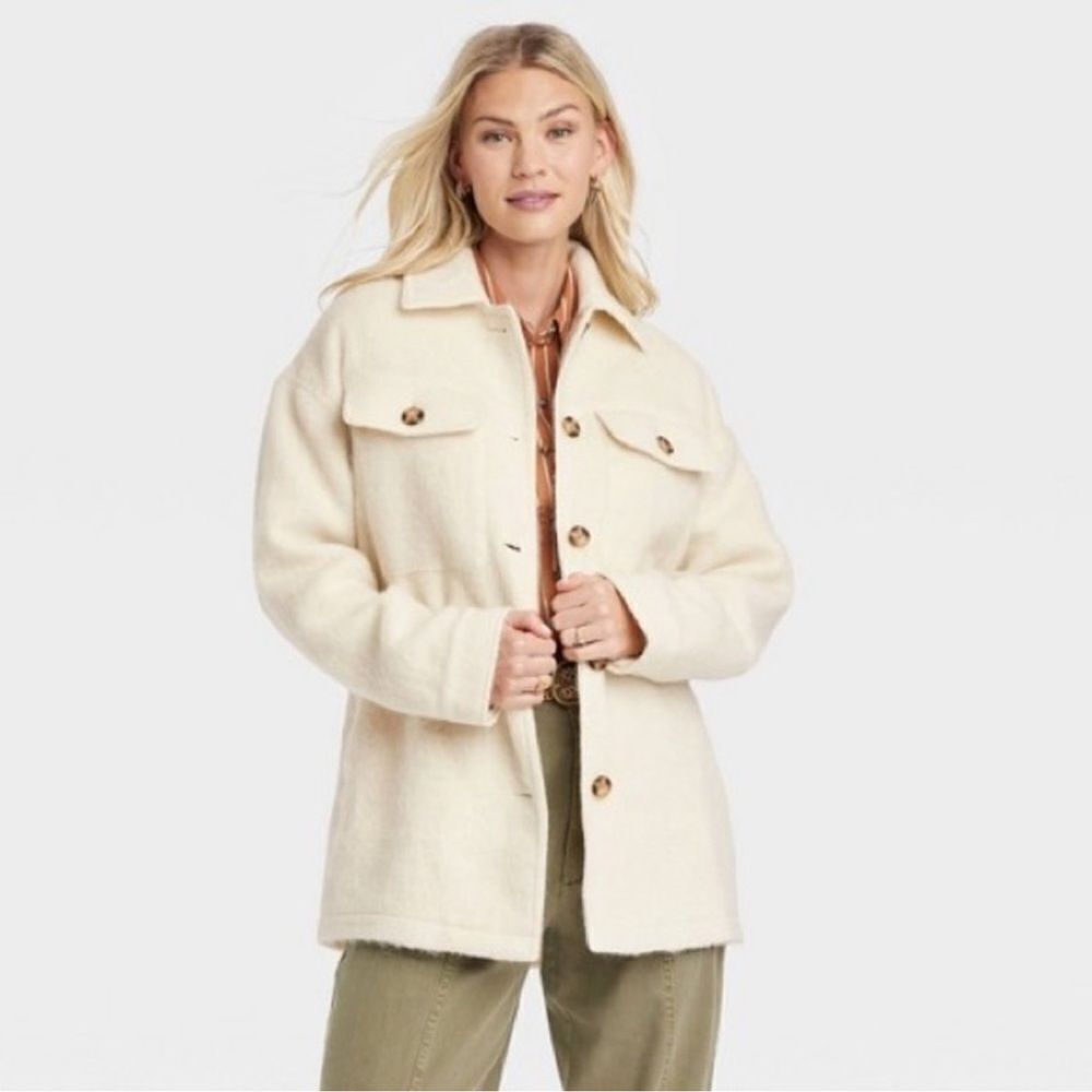 Universal Threads Women's Sherpa jacket size medium in ivory with pockets - Picture 2 of 10